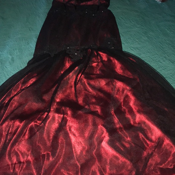Red and black prom dress - Picture 2 of 8